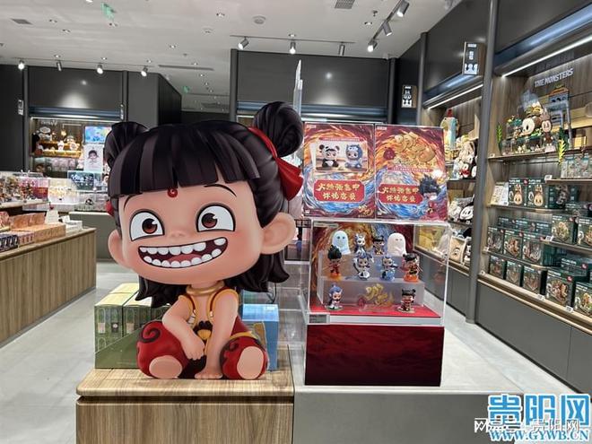 周边产品贵阳潮玩店一“吒”难求麻将胡了网址《哪吒2》带热衍生(图3)